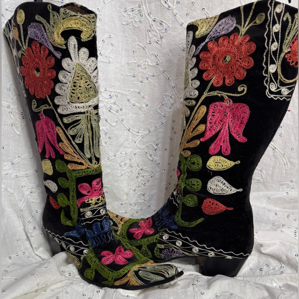 Zeyzani Suzani Embroidered Vibrant Boots Marked Size EU 42 -US 10-10.5)